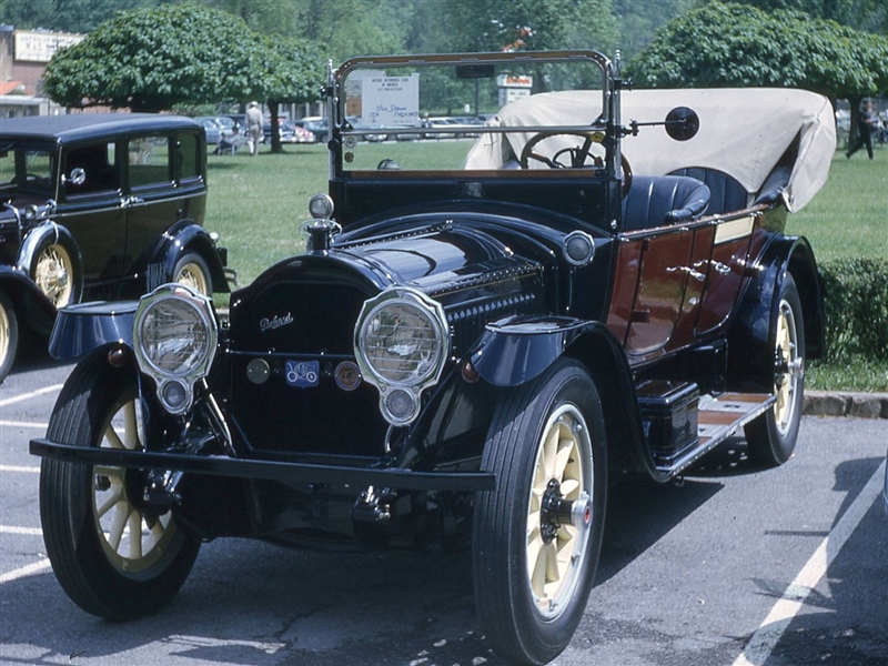 1917 Packard Model 2-25 Touring