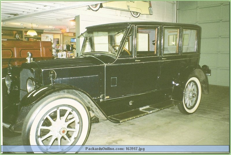 1920 Packard Model 3-35 7 Pas Limo