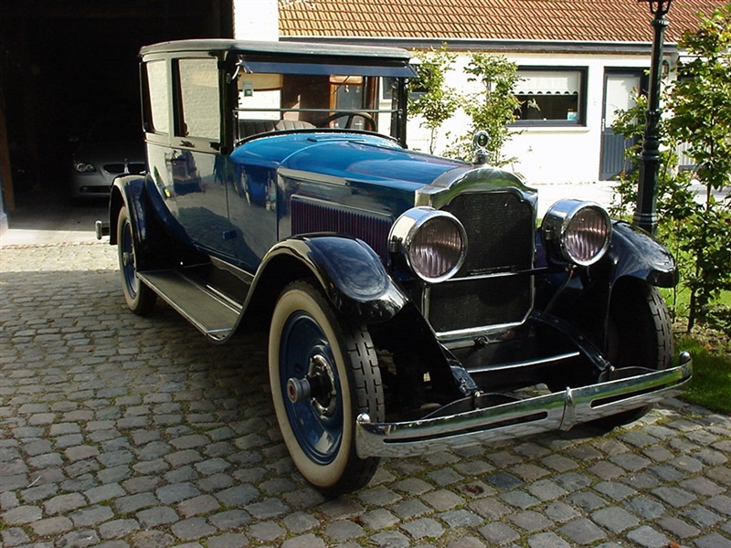 1924 Packard Model 136 Coupe - 4 pass.