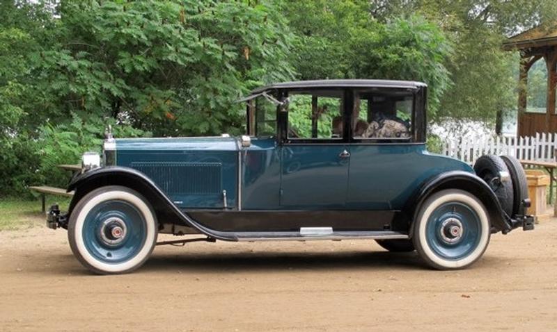 1924 Packard Model 136 Coupe - 4 pass.