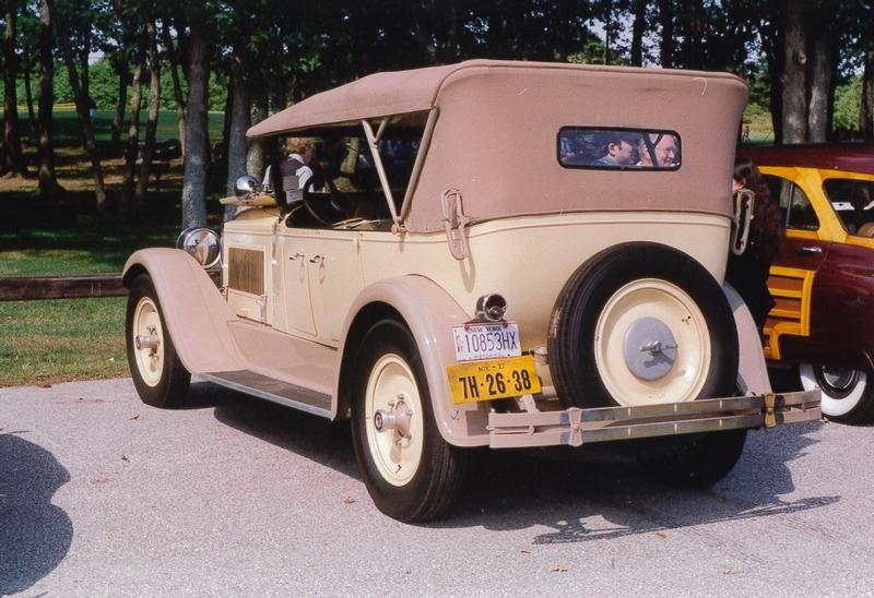 1925 Packard Model 243 Touring - 7 pass.