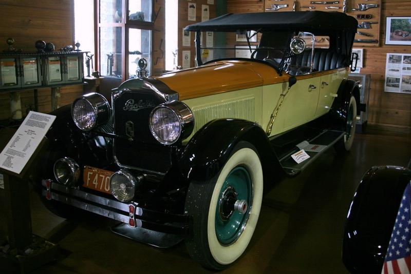 1925 Packard Model 243 Touring - 7 pass.