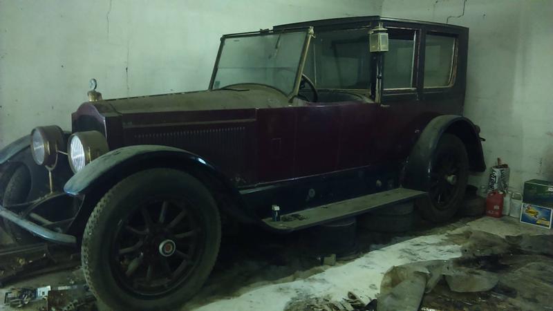 1920 Packard Model 3-35 Limo